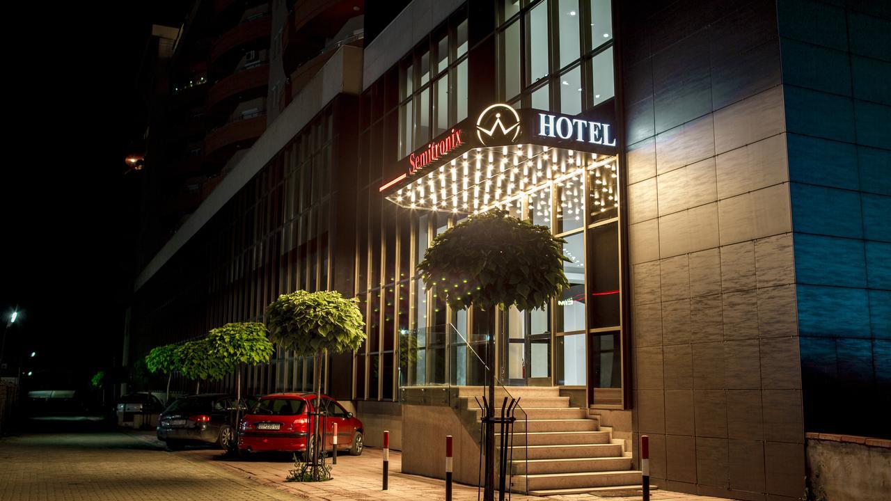 Semitronix Hotel Prishtina Pristina Exterior foto